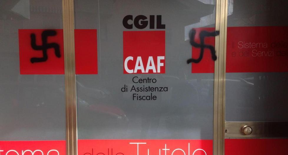 Dall’Anpi alla “piazzetta” sfila il corteo antifascista 