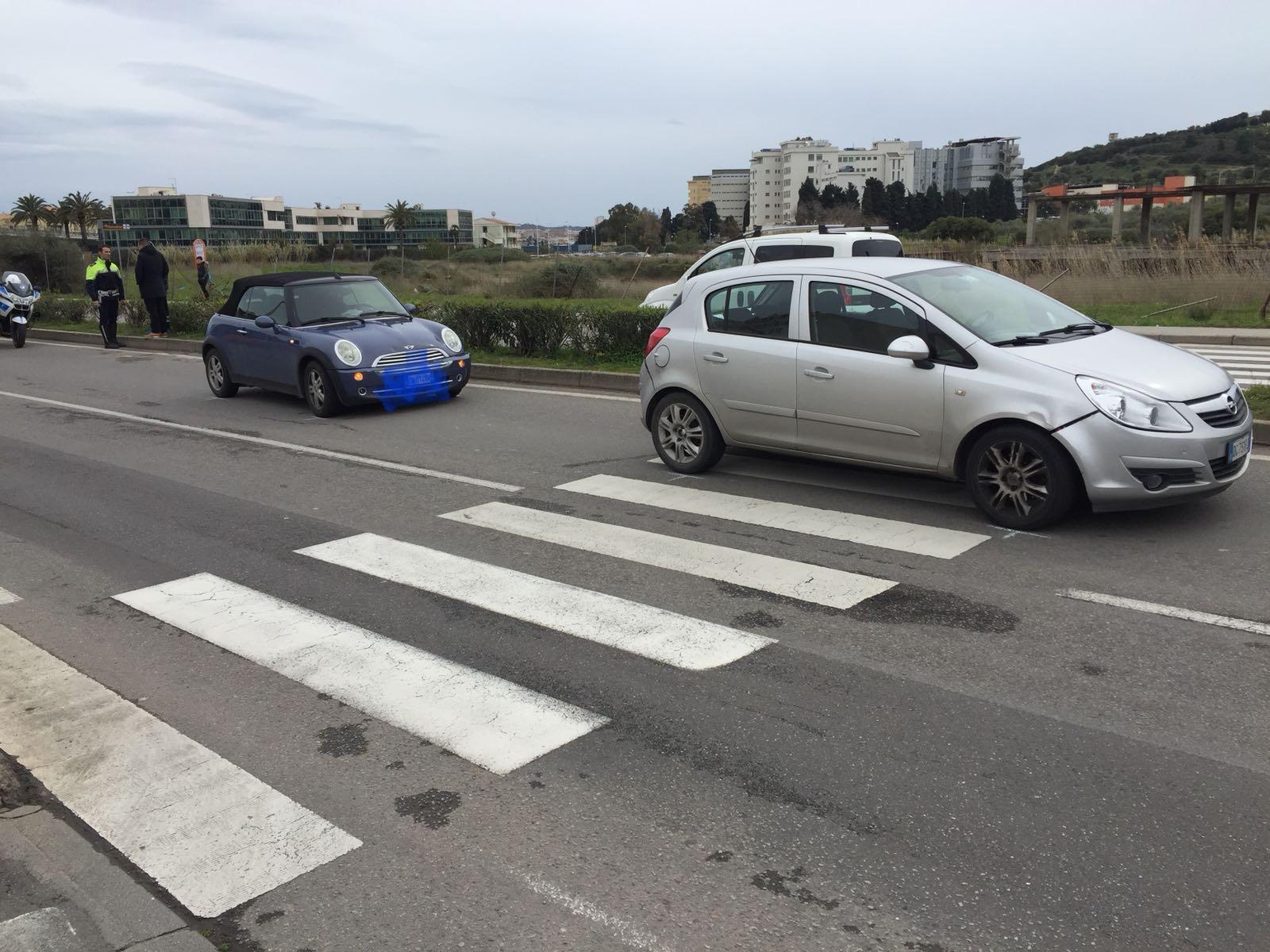 Le due auto coinvolte nell'incidente di via Peretti
