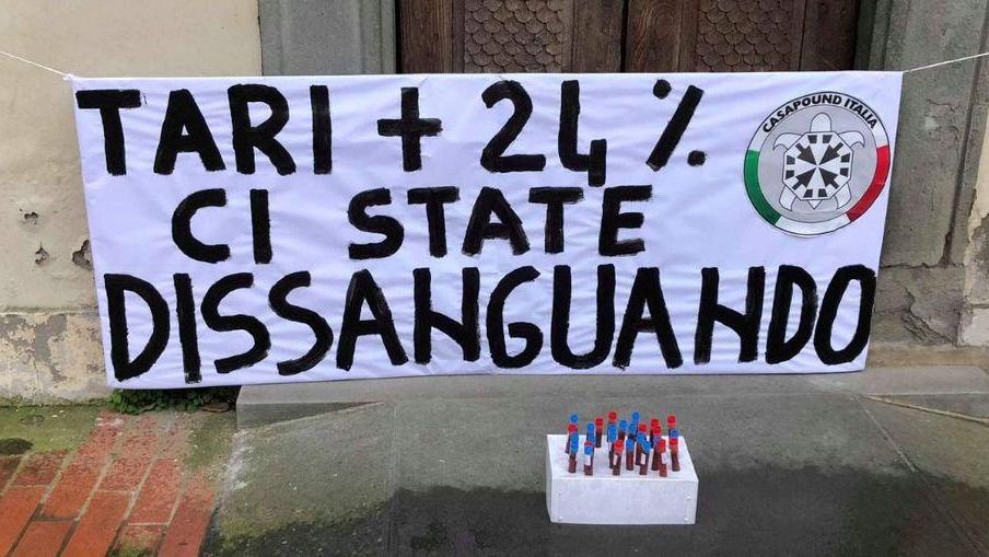 Il sindaco attacca CasaPound