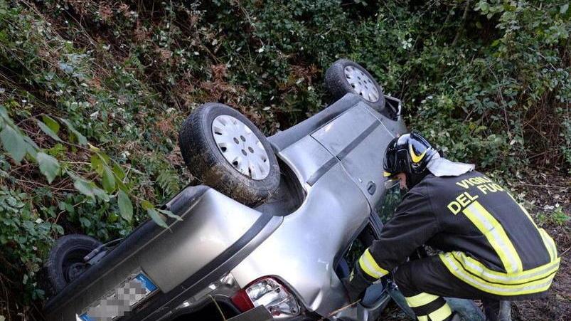 Morto nell’auto fuori strada conducente patteggia 20 mesi