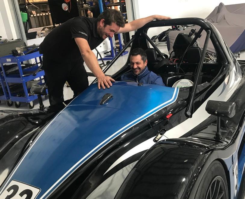 Rimane senza lavoro lo ritrova in Australia sulle piste di Ricciardo 