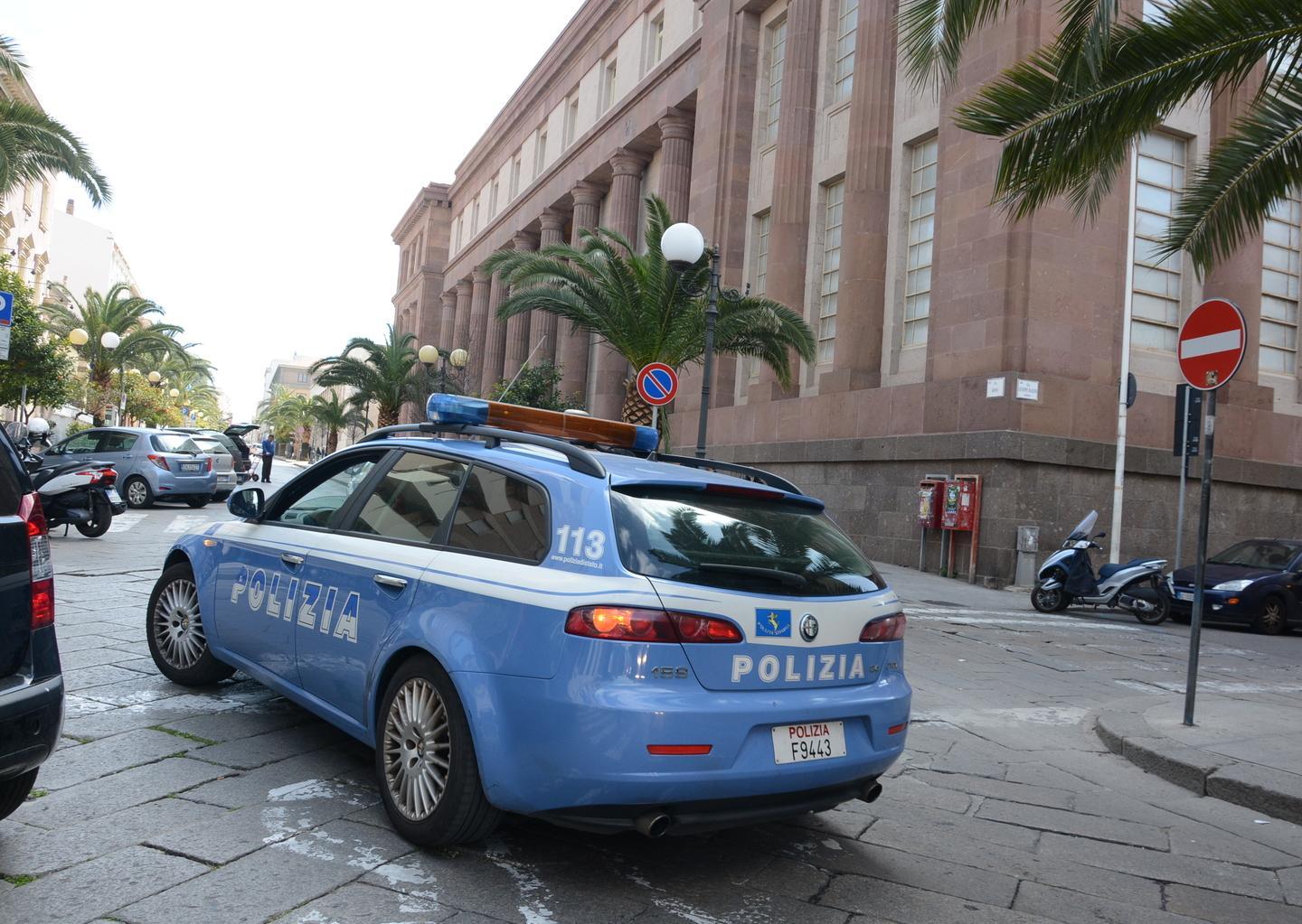 Rapine in città e a Porto Torres, 2 arresti 