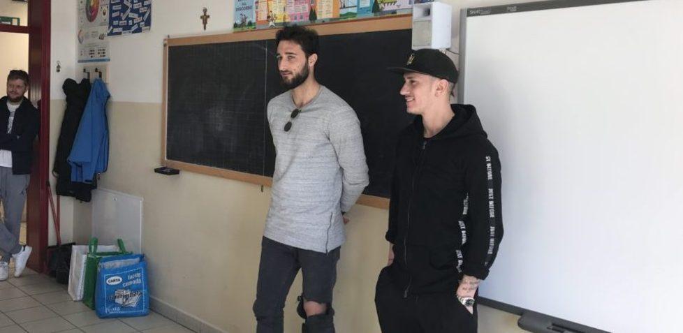 Rozzio, Napoli e il Mago fanno lezione ai bimbi delle scuole elementari