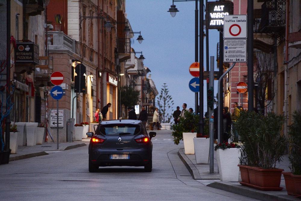 La Confcommercio: basta polemiche nuocciono al centro