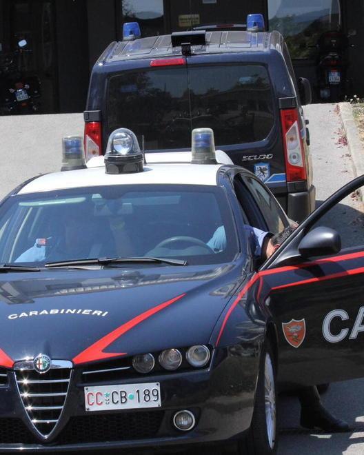 Rubarono 50.000 euro di gioielli: arrestate
