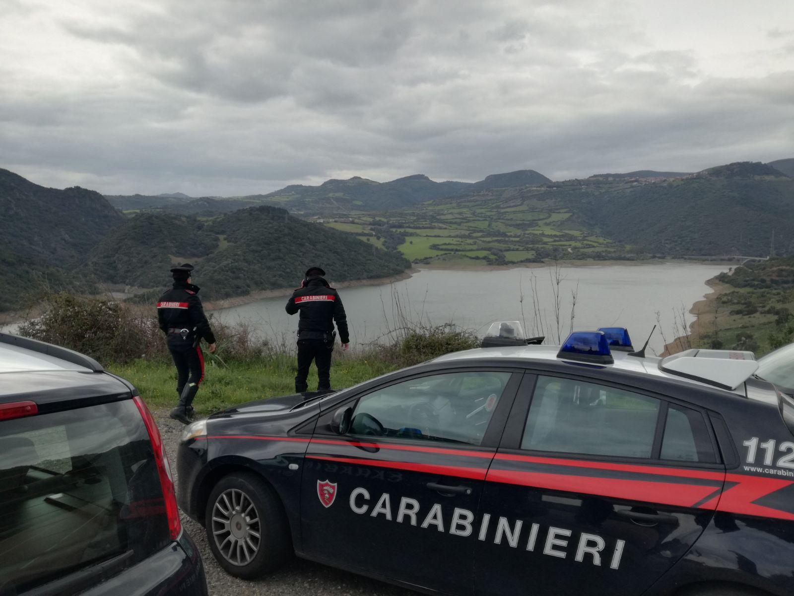 Con l'auto in un dirupo, migliorano le condizioni della ragazza ferita a Sadali