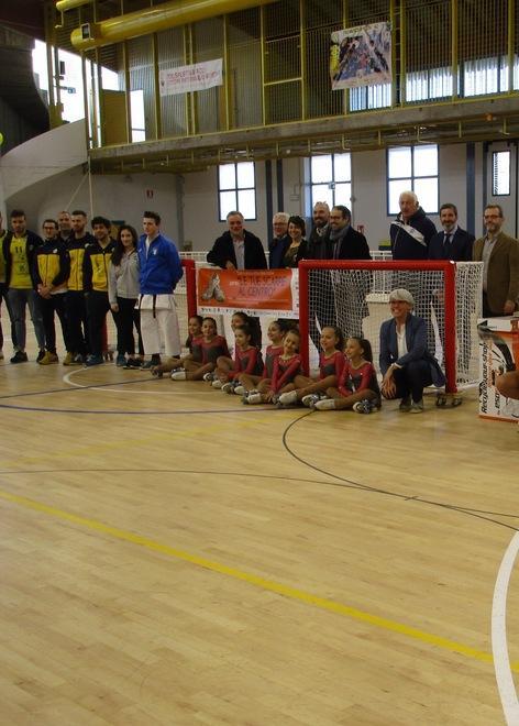 La scarpe vecchie per i terremotati di Amandola