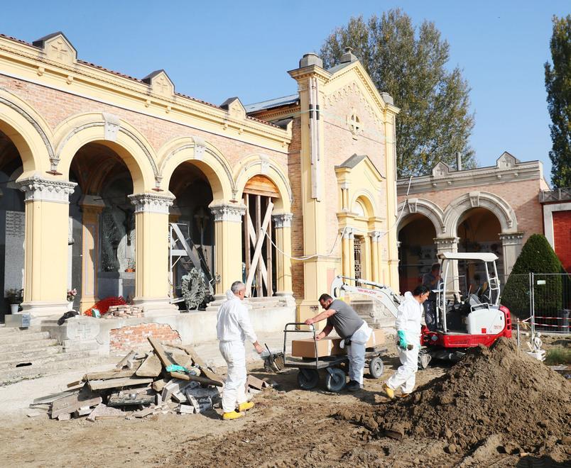 Lavori in corso ai cimiteri Due su tre quasi pronti 