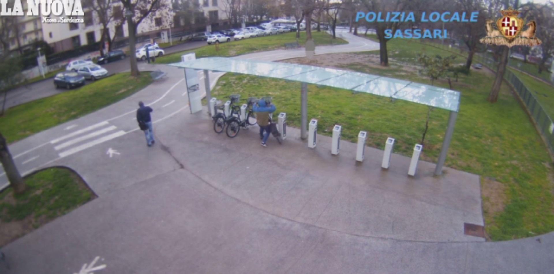 Sassari, incastrati dalle telecamere i moderni ladri di biciclette 