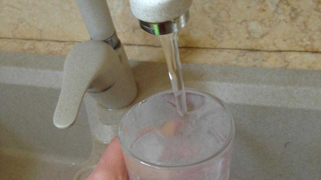 Perché è giusto bere l'acqua dal rubinetto