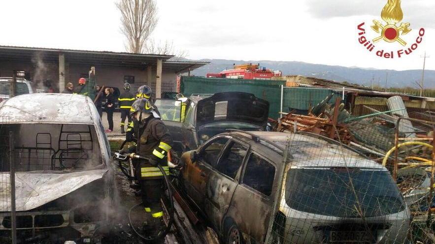 L'intervento dei vigili del fuoco a Ponte Buggianese