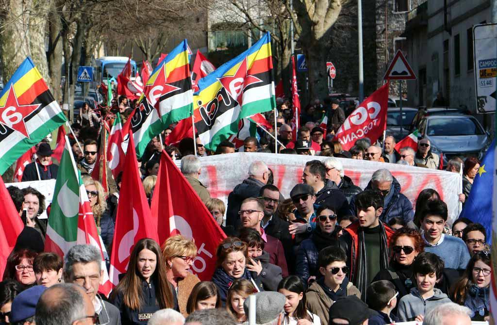 Antifascisti in corteo
