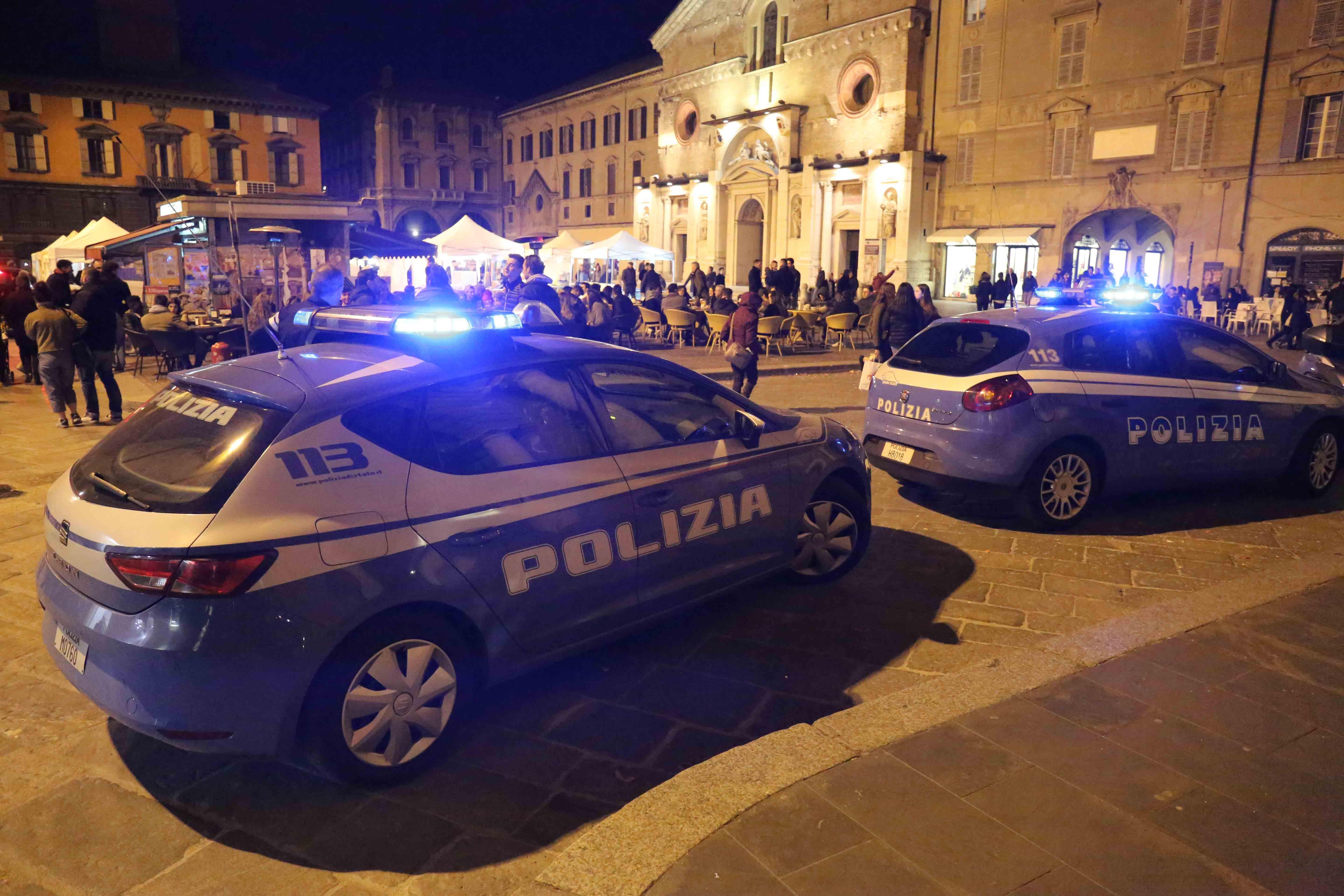 Gridano “Forza Parma” al corteo della Reggiana, aggrediti in pieno centro tifosi granata