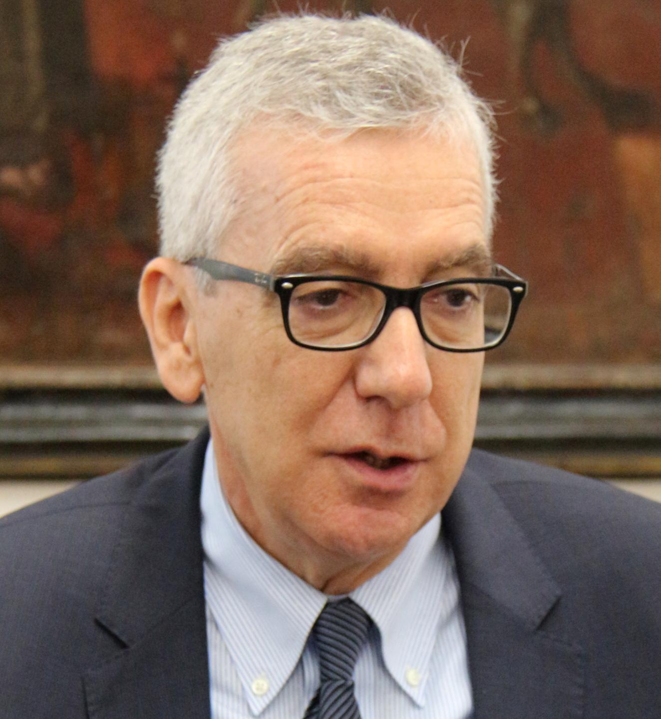 Il presidente Pigliaru risponde all'ex lavoratrice Legler: «Cara Maria, l’aiuteremo» 
