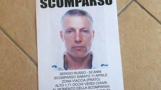 Il volantino con la foto di Sergio Russo dopo la scomparsa