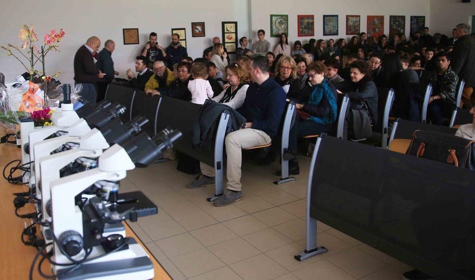 Un laboratorio di scienze nel nome di Silvia Poli 