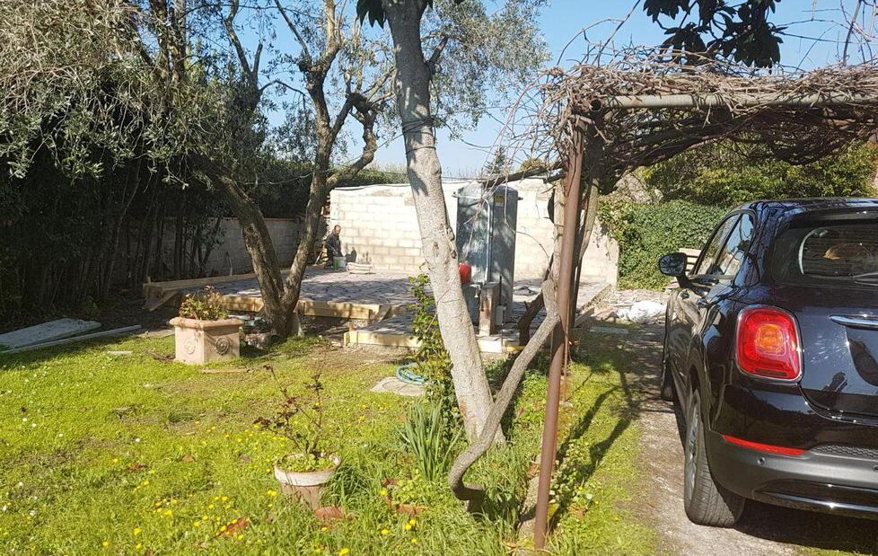 L’assessore "scova" l’abuso edilizio della sindaca leghista 