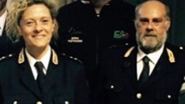 Il sostituto commissario Marco Pozzoli insieme alla comandante della Polstrada Rita Palladino