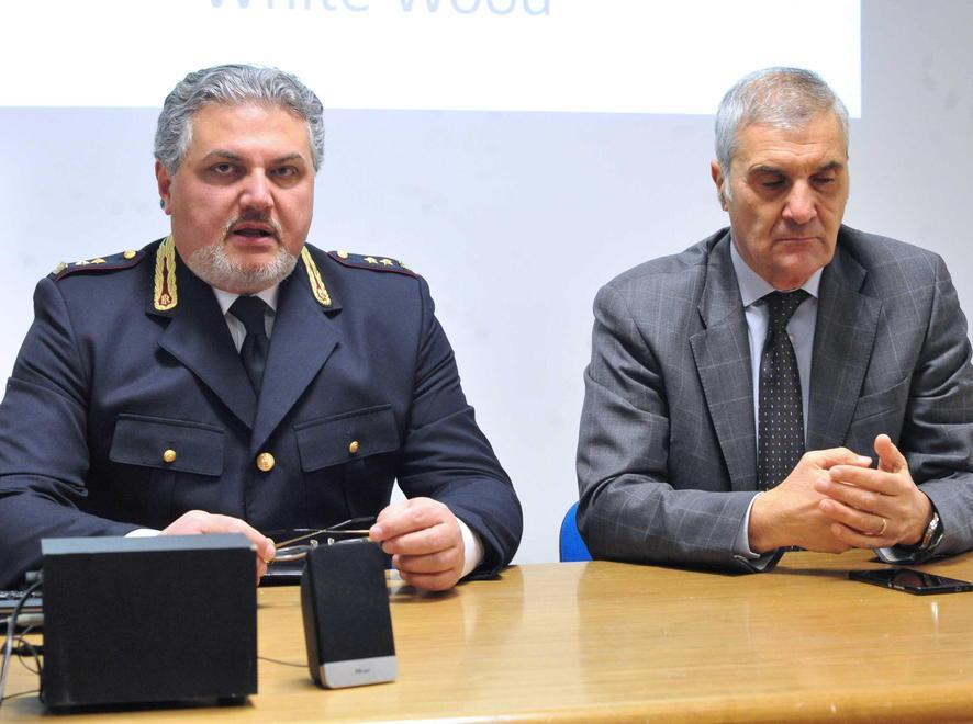 Il capo della Mobile Antonio Fusco e il questore Salvatore La Porta