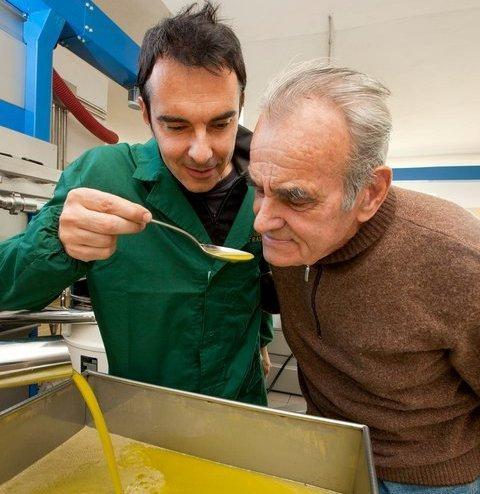 Fernando Franci, fondatore del Frantoio Franci, con il figlio Giorgio Franci