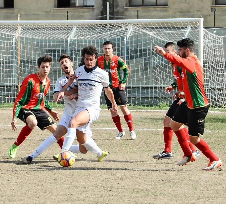Senza ritmo né gol Cecina non graffia 
