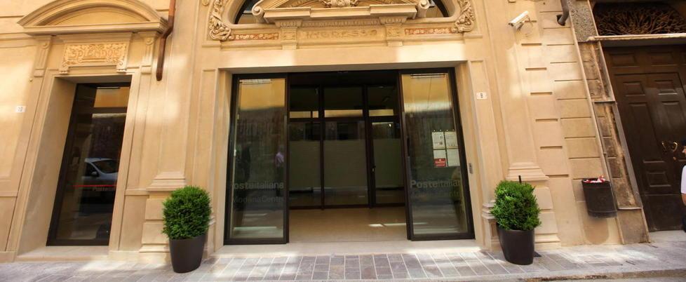 Modena. Tenta truffa alle Poste, arrestato 