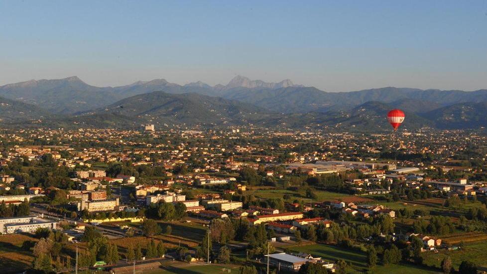 Il mattone sempre più giù pure nella Piana Lucchese