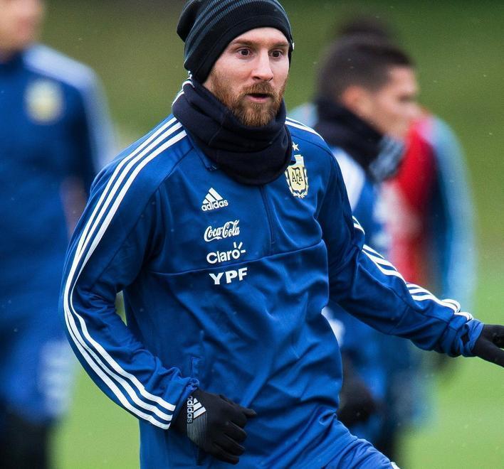 Argentina Messi vuol giocare contro la Spagna