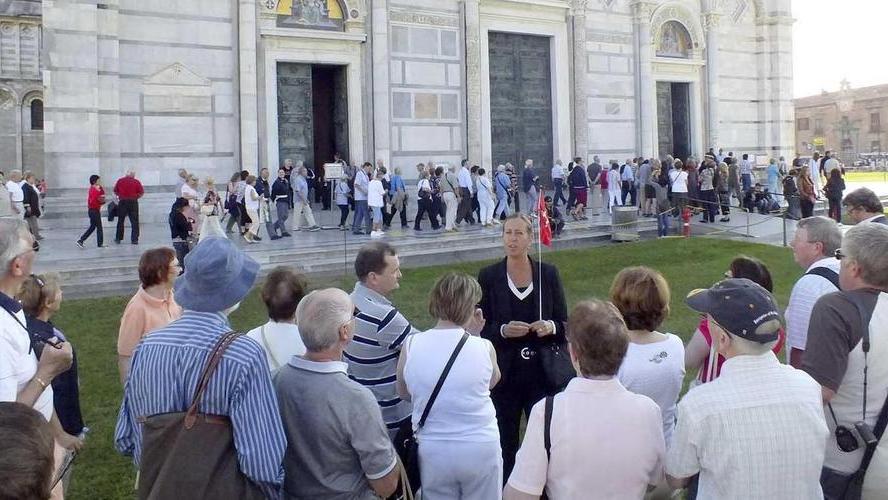 Guide turistiche in rivolta «Boom di licenze tarocche»