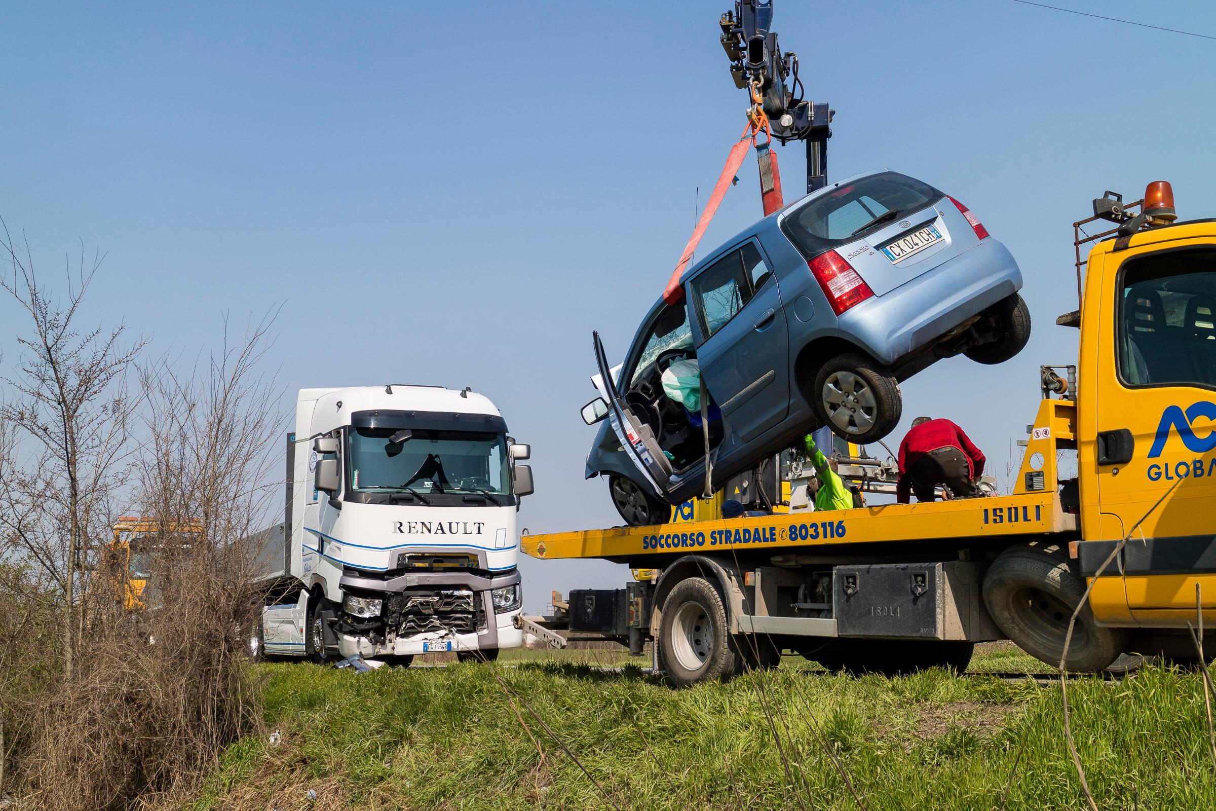 Si Schianta Contro Un Tir Muore Una Ferrarese La Nuova Ferrara