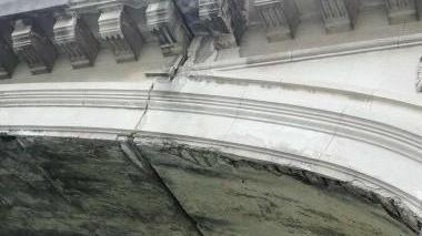 Crepe sotto il ponte della Vittoria