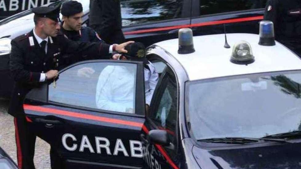 Spaccio a scuola, denunciato minorenne