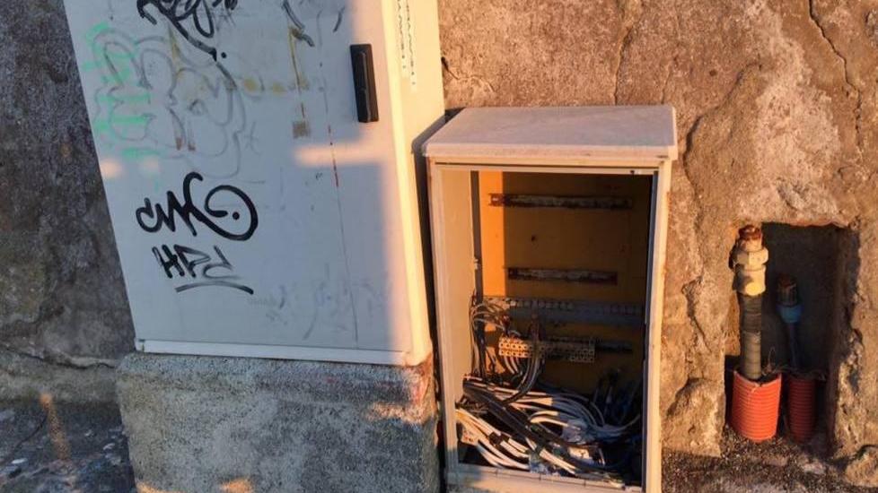 Vandali danneggiano una centralina