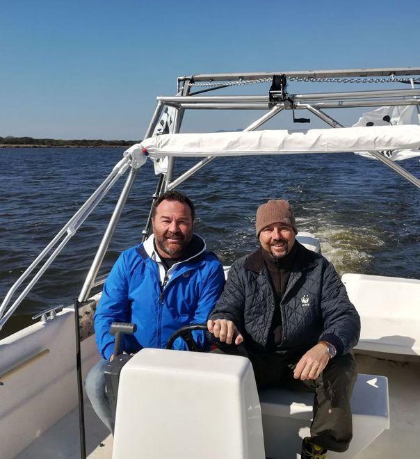 Ecco la barca che dà ossigeno alle acque del Lago di Burano 