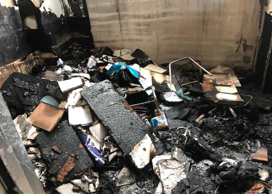 Appiccano il fuoco in una falegnameria 