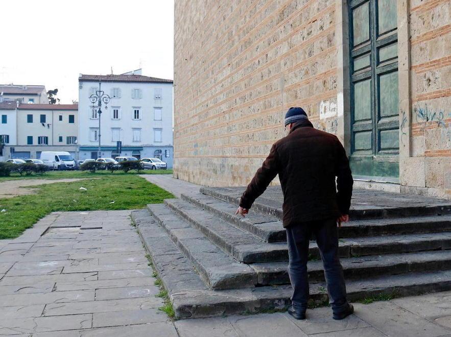 La mamma del bimbo punto dalla siringa: «Ho tanta paura» 