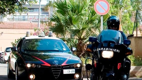 L'intervento del nucleo Radiomobile dei carabinieri