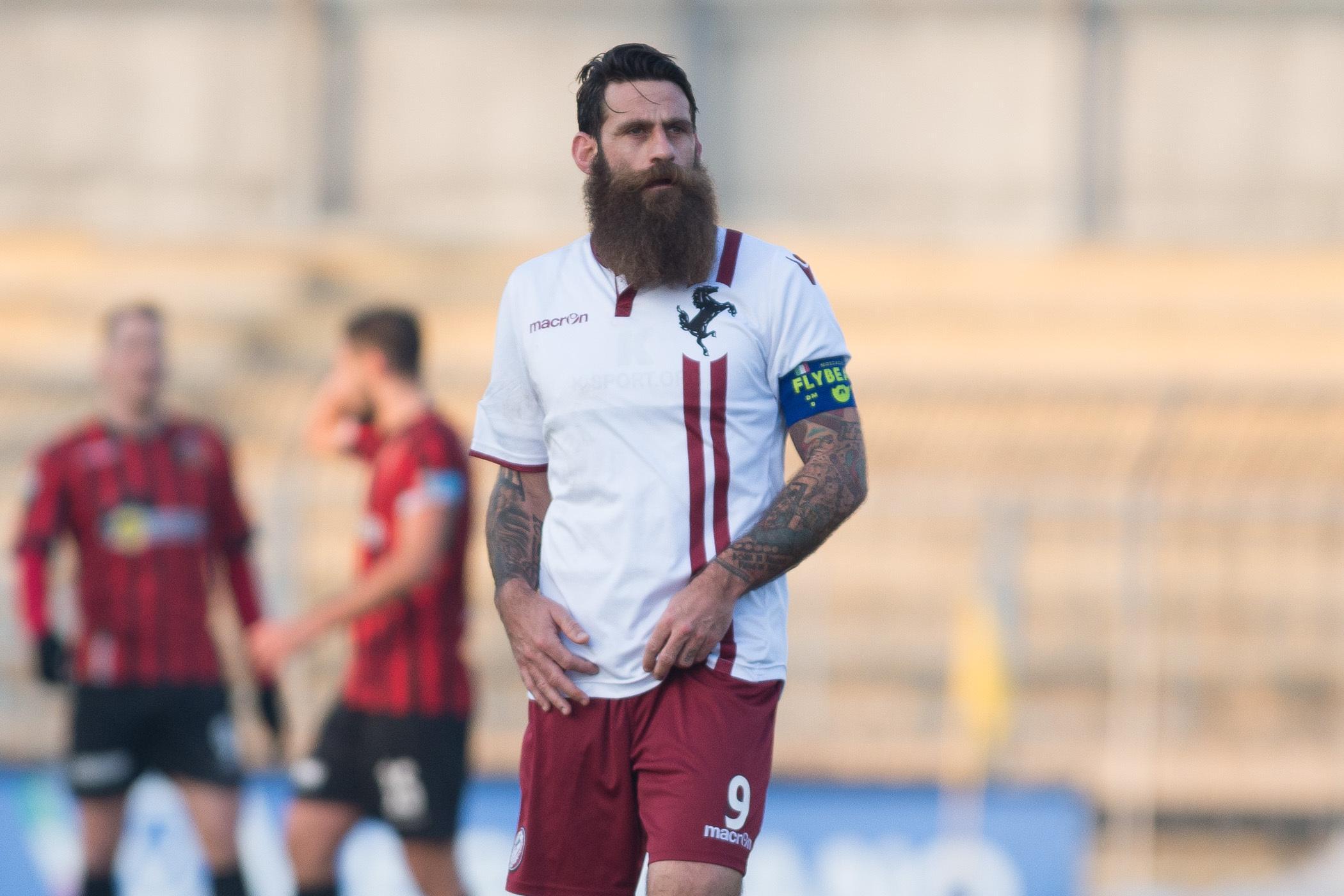 L'attaccante Moscardelli dell'Arezzo