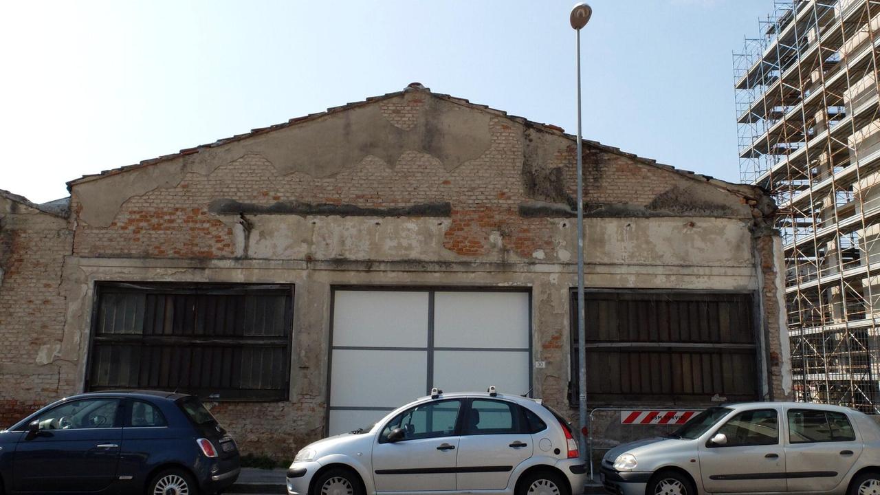 L'ex fabbrica dove nascerà la chiesa ortodossa