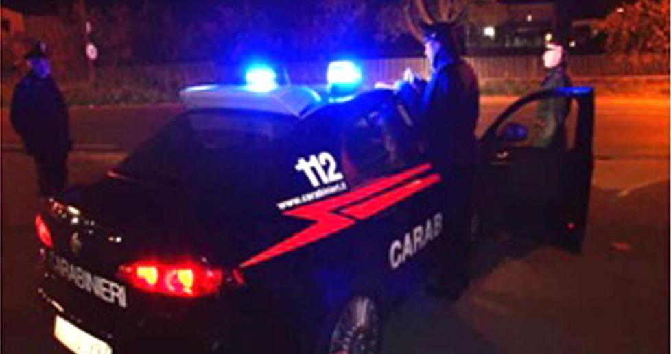 Legati e rapinati da tre banditi nella notte 