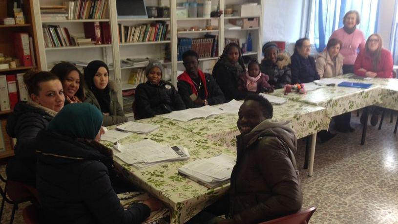 Stranieri un po’ più cittadini: studiano l’italiano e superano gli esami