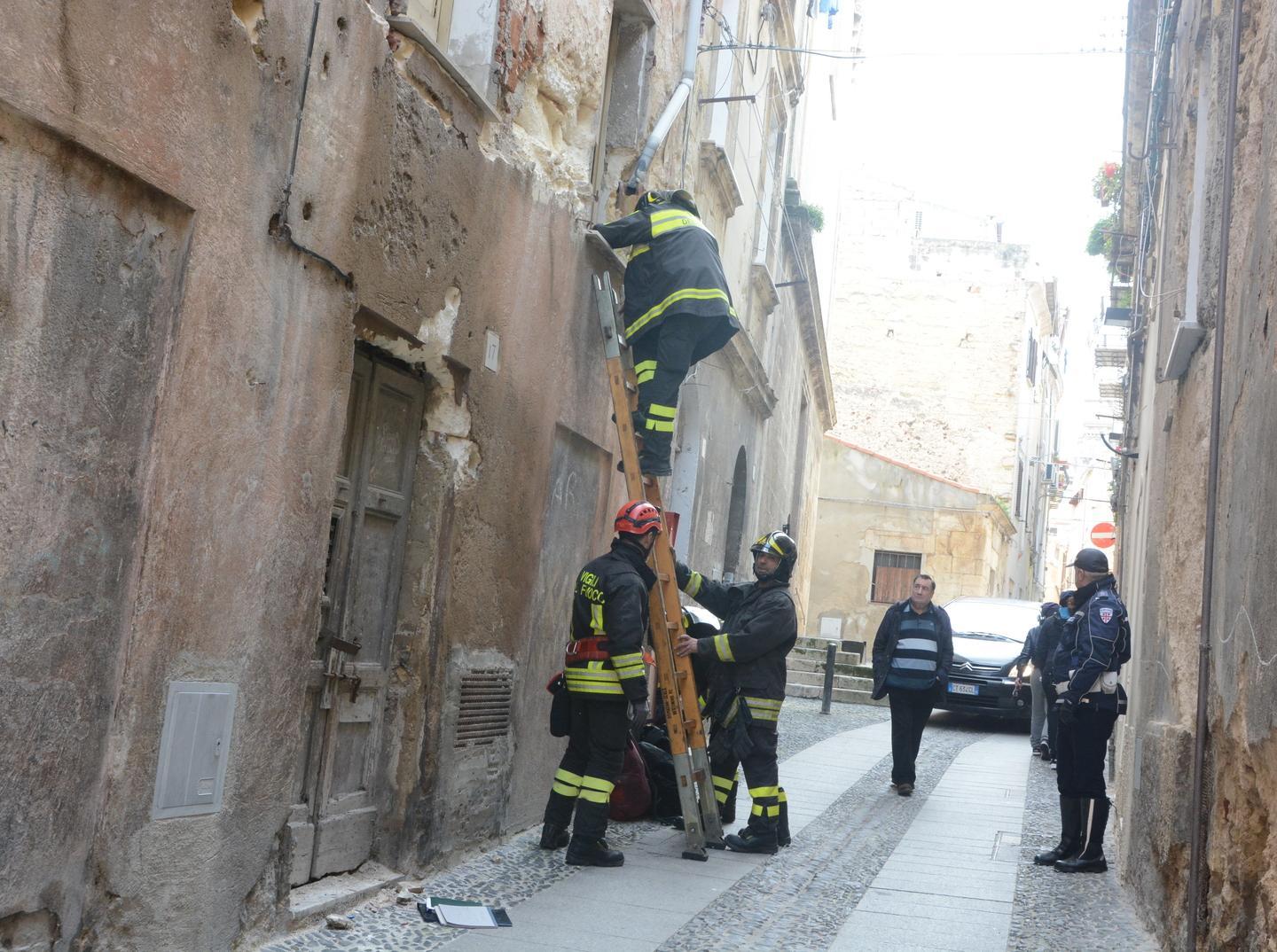 Lo danno per morto in casa ma l’uomo non si trova