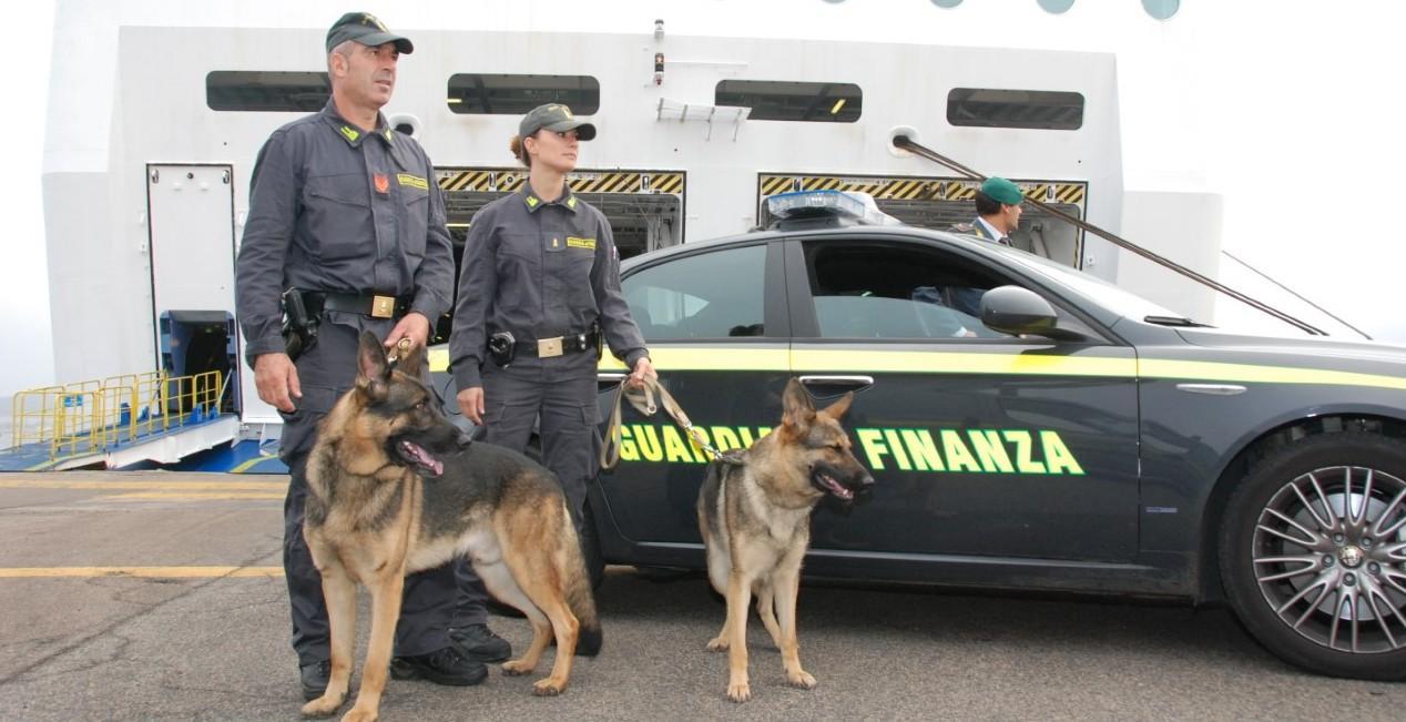 Droga nell’auto, subito ai domiciliari 