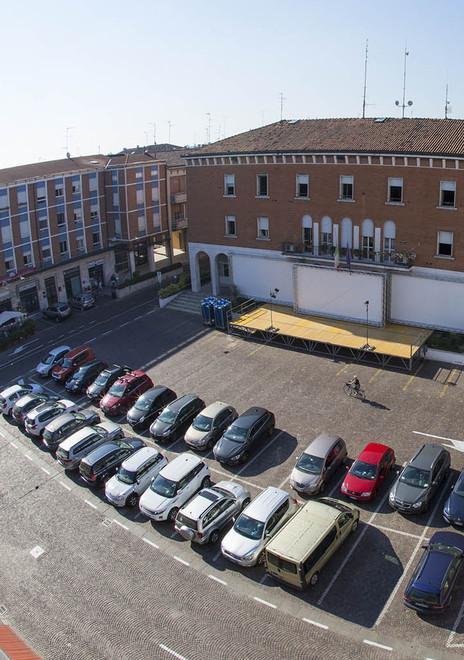 «Riqualificare o morire La piazza così non va» 