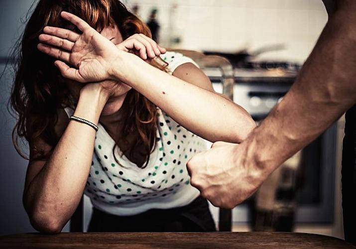 San Polo, picchia per anni la moglie e la figlia piccola: divieto di avvicinamento