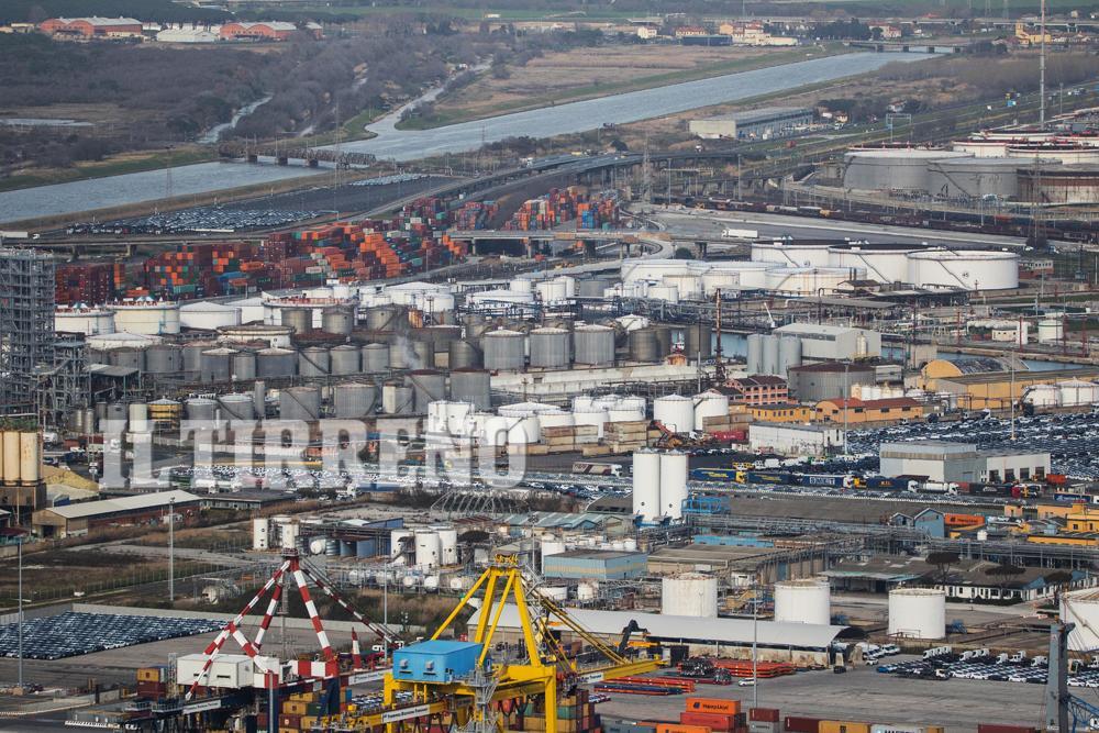 L'area in cui è avvenuta l'esplosione dall'alto (foto Massimo Sestini)