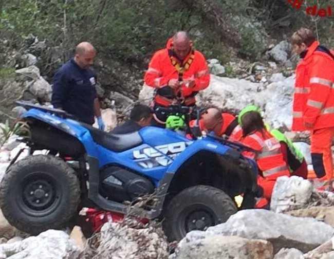 Fuori strada con il quad: soccorsa dai vigili del fuoco
