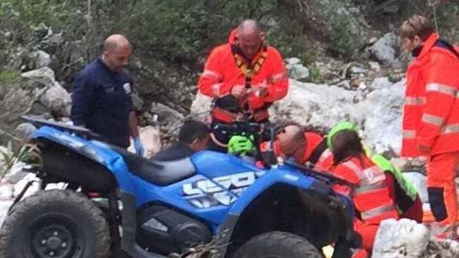 Fuori strada con il quad: soccorsa dai vigili del fuoco