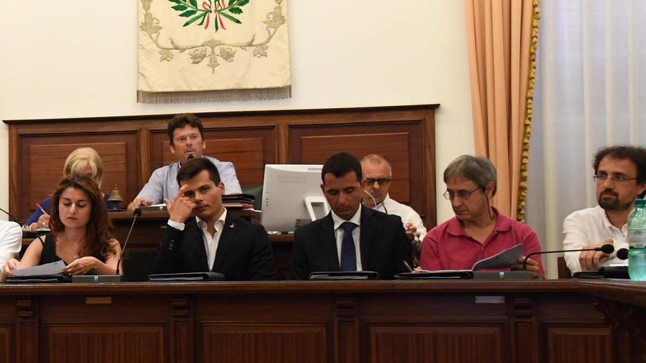 Ricorso sugli abusi edilizi Ceccardi pone la fiducia