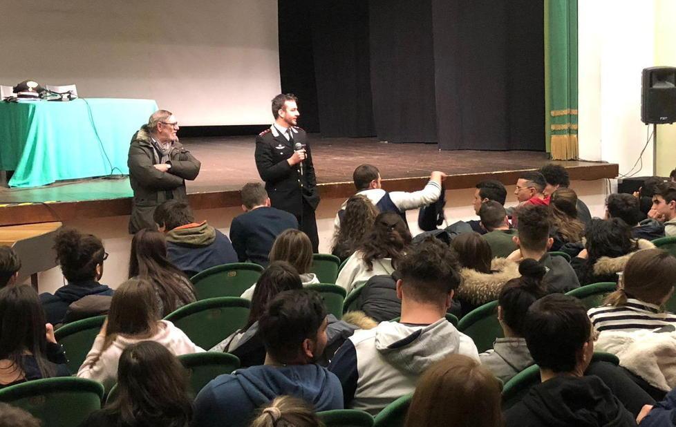 Legalità, carabinieri nelle scuole 